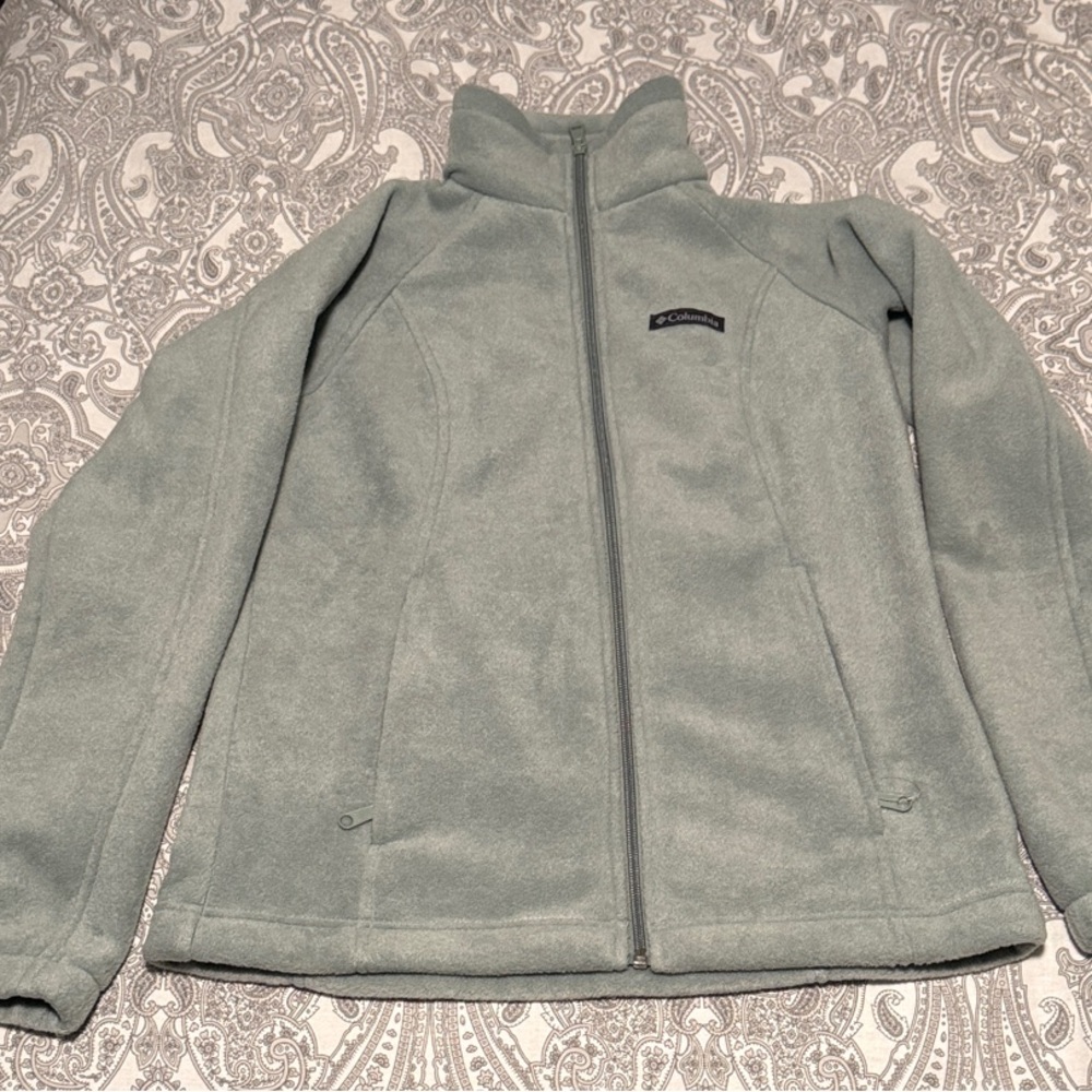 Columbia Women's Light Gray Fleece Jacket